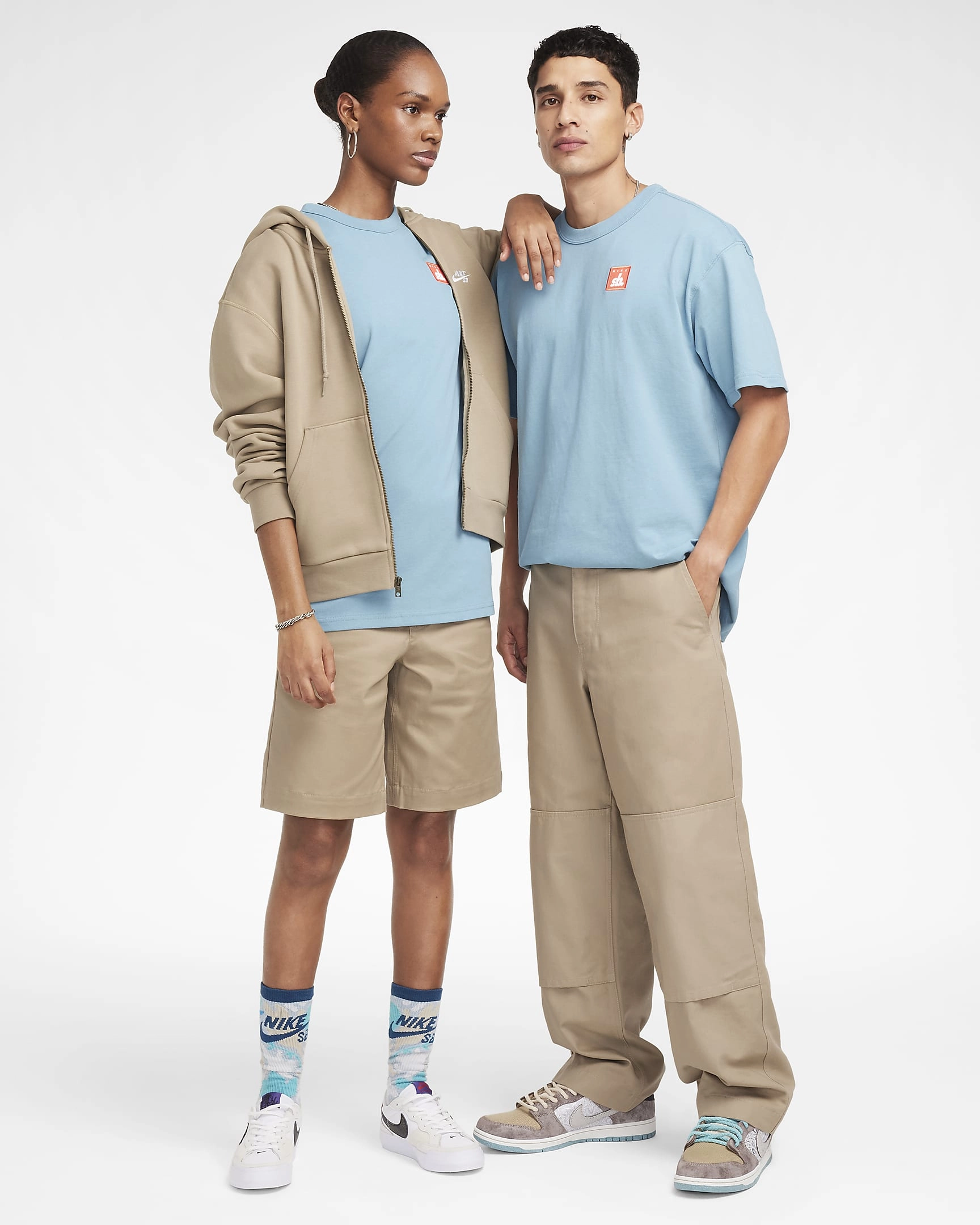 Nike SB Skate T-Shirt: Dein Style auf dem Board, Sommer, Sonne, Skateboard-Action, ein Must-have für jeden Skater.